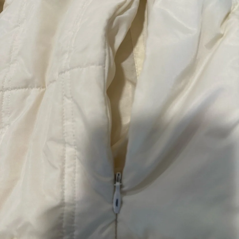 VTG Y2K Def Jam University ‘84 Women’s Sz: XL Cream Full Zip PufferJacket.